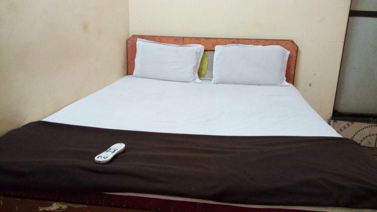 Hotel Sapna Lodge Vashi Екстер'єр фото